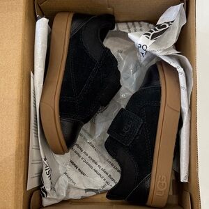 UGG Kids Black and Tan Sneakers Baby Toddler 6
